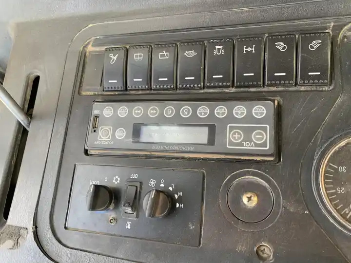 High Quality Original Uk JCB 3CX excavator used wheel loaders 7 ton backhoe loader with good working condition in stock for sale - Tractopelle: photos 5 High Quality Original Uk JCB 3CX excavator used wheel loaders 7 ton backhoe loader with good working condition in stock for sale - Tractopelle: photos 5