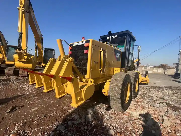 High quality CAT 140k Used motor grader original cat motor grader 140k in cheap price on sale - Niveleuse: photos 4 High quality CAT 140k Used motor grader original cat motor grader 140k in cheap price on sale - Niveleuse: photos 4