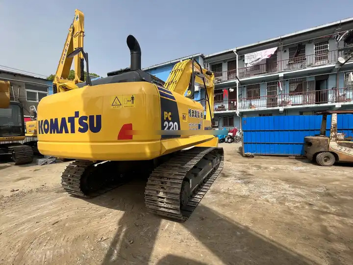 Pelle sur chenille Hot sell  japan origin used 20Ton komatsu Excavator PC 220-8/ pc 200-8 in stock for sale: photos 6