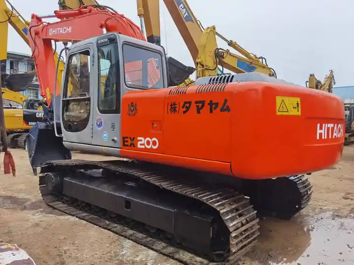 Japan Made Used Excavator Hitachi Ex200-1,Ex200 With Good Condition And Best Price Excavator Machine in Shanghai - Pelle sur chenille: photos 5 Japan Made Used Excavator Hitachi Ex200-1,Ex200 With Good Condition And Best Price Excavator Machine in Shanghai - Pelle sur chenille: photos 5