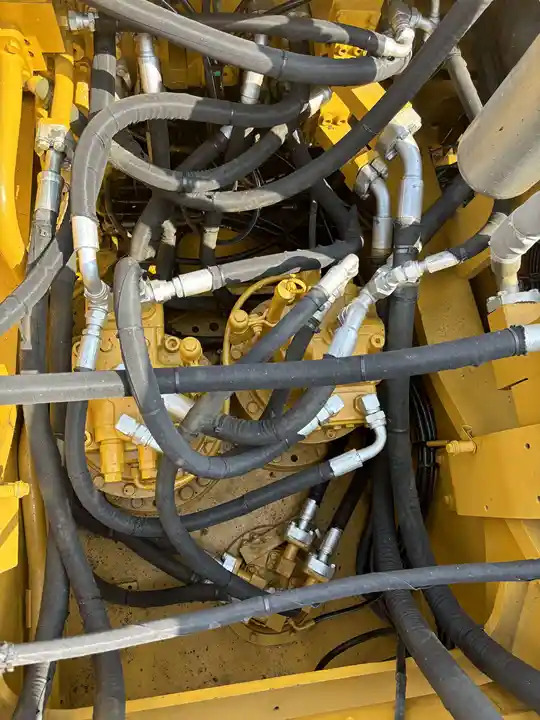 Second Hand CAT 349D2L Large Excavator, Original Cat 349d2L 340d2 340d2l 336dl Excavator Excavator for Hot Sale - Pelle: photos 4 Second Hand CAT 349D2L Large Excavator, Original Cat 349d2L 340d2 340d2l 336dl Excavator Excavator for Hot Sale - Pelle: photos 4