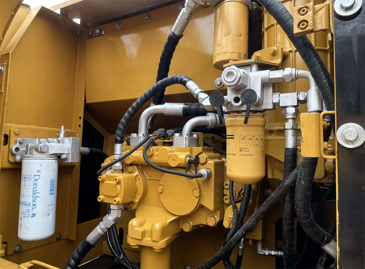 Second Hand Cat Excavator CAT 320D High Quality Japan Used Construction Machine 20ton Excavator - Pelle: photos 5 Second Hand Cat Excavator CAT 320D High Quality Japan Used Construction Machine 20ton Excavator - Pelle: photos 5