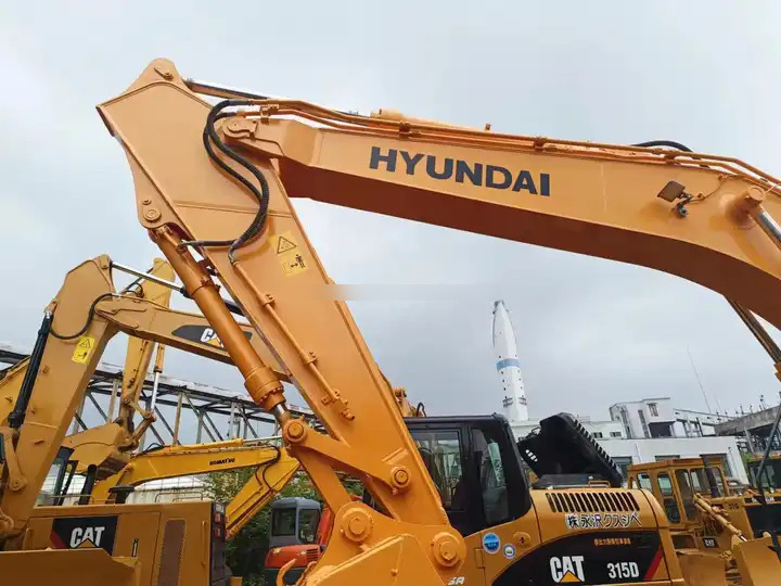 Second hand Crawler Original Hyundai Excavator R220L VS-9S 220LC 215LC for Sale Used Hyundai Excavator Hyundai - Pelle sur chenille: photos 2 Second hand Crawler Original Hyundai Excavator R220L VS-9S 220LC 215LC for Sale Used Hyundai Excavator Hyundai - Pelle sur chenille: photos 2
