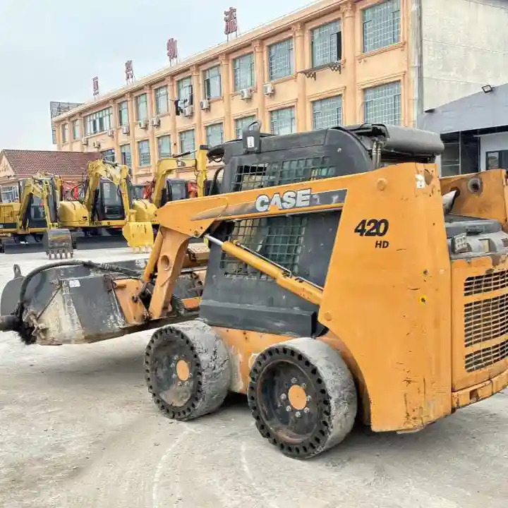Used Case 420 Backhoe Loader Used Skid Steer Loader CASE 430 CASE 440 - Mini chargeuse: photos 1 Used Case 420 Backhoe Loader Used Skid Steer Loader CASE 430 CASE 440 - Mini chargeuse: photos 1