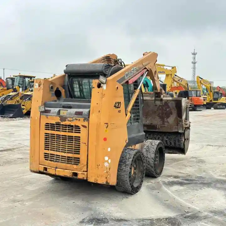Used Case 420 Backhoe Loader Used Skid Steer Loader CASE 430 CASE 440 - Mini chargeuse: photos 2 Used Case 420 Backhoe Loader Used Skid Steer Loader CASE 430 CASE 440 - Mini chargeuse: photos 2