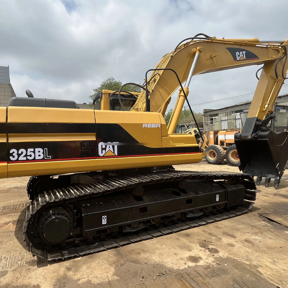 Used Caterpillar excavator CAT 325BL in good condition for sale - Pelle sur chenille: photos 1 Used Caterpillar excavator CAT 325BL in good condition for sale - Pelle sur chenille: photos 1
