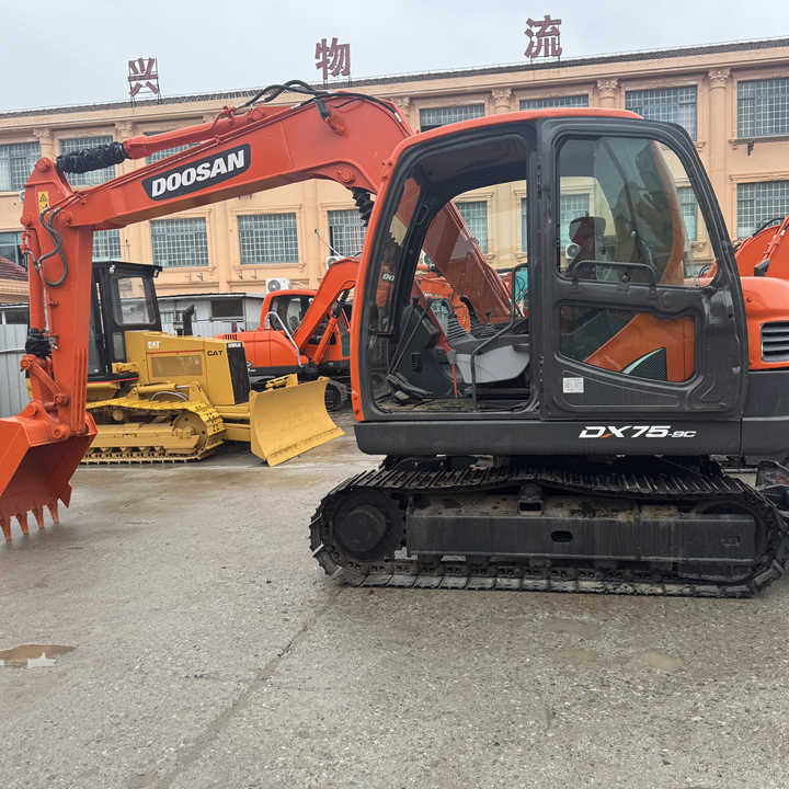 Used Excavator Doosan Dx75-9c Dx80 Dx60 Excavators Machinery Doosan Dx75-9c Dx80 Dx60 Dx225 Good Condition Low Price - Pelle sur chenille: photos 1 Used Excavator Doosan Dx75-9c Dx80 Dx60 Excavators Machinery Doosan Dx75-9c Dx80 Dx60 Dx225 Good Condition Low Price - Pelle sur chenille: photos 1