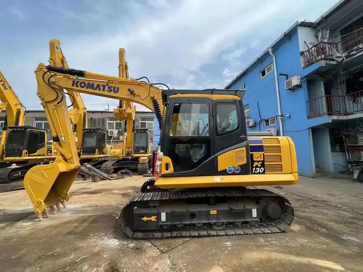 Used cheap Japan Komatsu PC130-7 medium digger Komatsu PC130-7 for sale, used komatsu 13ton mini excavators - Pelle sur chenille: photos 4 Used cheap Japan Komatsu PC130-7 medium digger Komatsu PC130-7 for sale, used komatsu 13ton mini excavators - Pelle sur chenille: photos 4