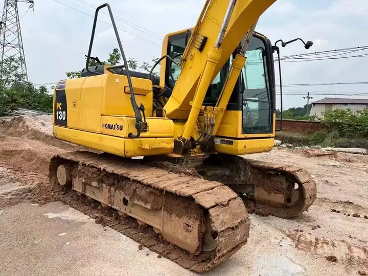 Used komatsu medium excavator PC130-7 /KOMATSU 130-7/ used japanese komatsu excavator 13 ton for sale - Pelle sur chenille: photos 5 Used komatsu medium excavator PC130-7 /KOMATSU 130-7/ used japanese komatsu excavator 13 ton for sale - Pelle sur chenille: photos 5