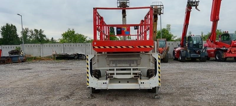 Genie GS3390 - 12,06 m - 4x4 - diesel - Nacelle ciseaux: photos 3 Genie GS3390 - 12,06 m - 4x4 - diesel - Nacelle ciseaux: photos 3
