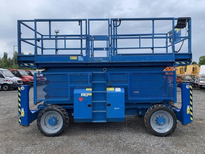 Genie GS5390 - 18m - 4x4 - Diesel - Nacelle ciseaux: photos 5 Genie GS5390 - 18m - 4x4 - Diesel - Nacelle ciseaux: photos 5