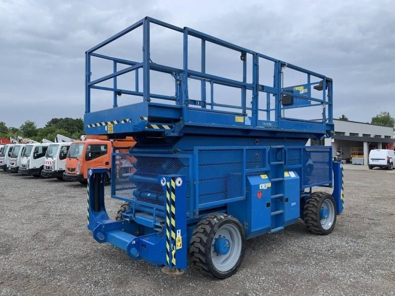 Genie GS5390 - 18m - 4x4 - Diesel - Nacelle ciseaux: photos 2 Genie GS5390 - 18m - 4x4 - Diesel - Nacelle ciseaux: photos 2
