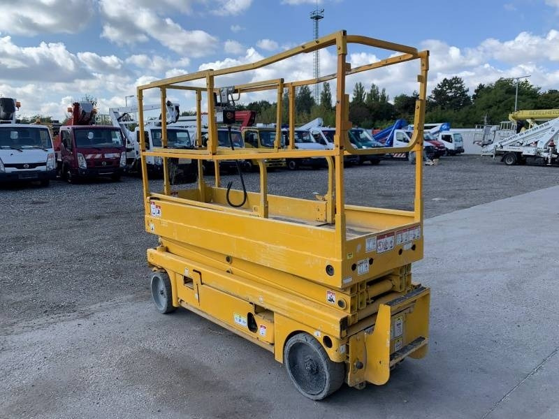 Haulotte Compact 8 - 8m, electric - Nacelle ciseaux: photos 1 Haulotte Compact 8 - 8m, electric - Nacelle ciseaux: photos 1