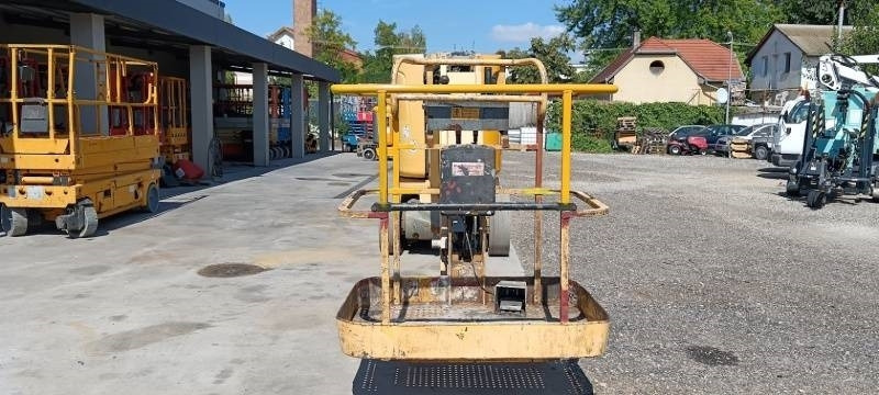 Haulotte HA12CJ+ - 11,7 m, electric *In poor condition* - Nacelle articulée: photos 3 Haulotte HA12CJ+ - 11,7 m, electric *In poor condition* - Nacelle articulée: photos 3