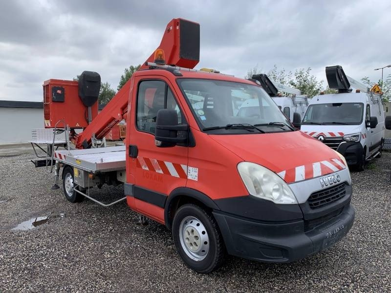 Iveco Daily GSR E179T - 17,1m - 200 kg - Camion avec nacelle: photos 1 Iveco Daily GSR E179T - 17,1m - 200 kg - Camion avec nacelle: photos 1