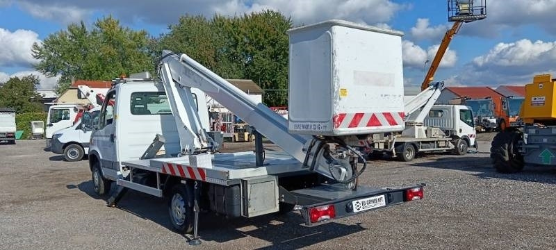 Camion avec nacelle Iveco Daily Multitel 160 ALU DS - 16m: photos 7