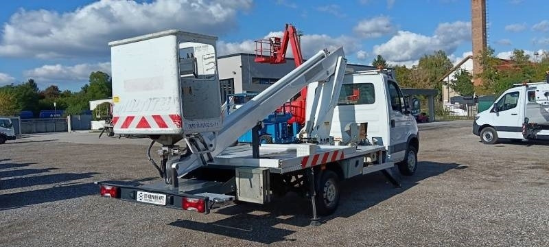 Camion avec nacelle Iveco Daily Multitel 160 ALU DS - 16m: photos 6