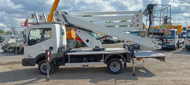 Nissan Cabstar Oil&Steel Snake 2413 Plus - 23,5m - 250 kg - Camion avec nacelle: photos 5 Nissan Cabstar Oil&Steel Snake 2413 Plus - 23,5m - 250 kg - Camion avec nacelle: photos 5