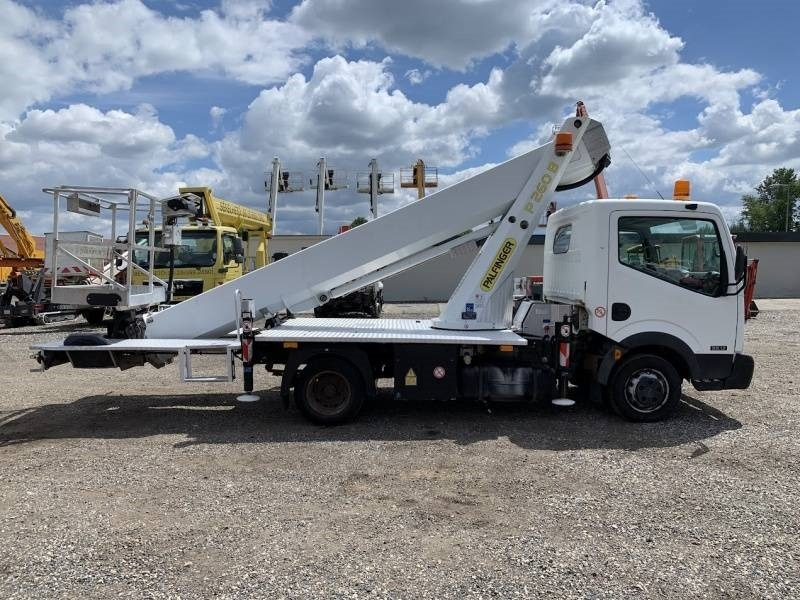 Nissan Cabstar Palfinger P260B - 25,6 m - 230 kg - Camion avec nacelle: photos 4 Nissan Cabstar Palfinger P260B - 25,6 m - 230 kg - Camion avec nacelle: photos 4