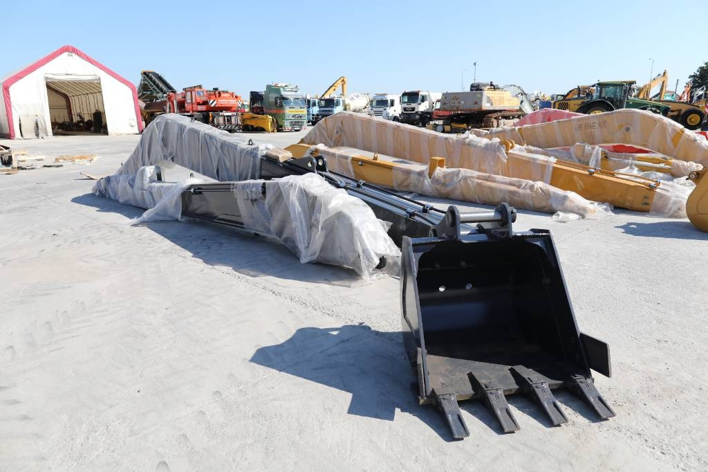 LIEBHERR, CAT, VOLVO, HITACHI - Flèche pour Engins de chantier: photos 1 LIEBHERR, CAT, VOLVO, HITACHI - Flèche pour Engins de chantier: photos 1