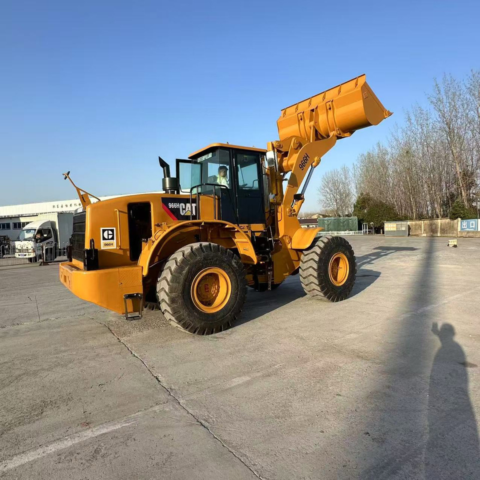 CATERPILLAR 966H - Chargeuse sur pneus: photos 5 CATERPILLAR 966H - Chargeuse sur pneus: photos 5