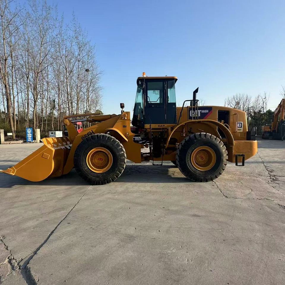 CATERPILLAR 966H - Chargeuse sur pneus: photos 3 CATERPILLAR 966H - Chargeuse sur pneus: photos 3