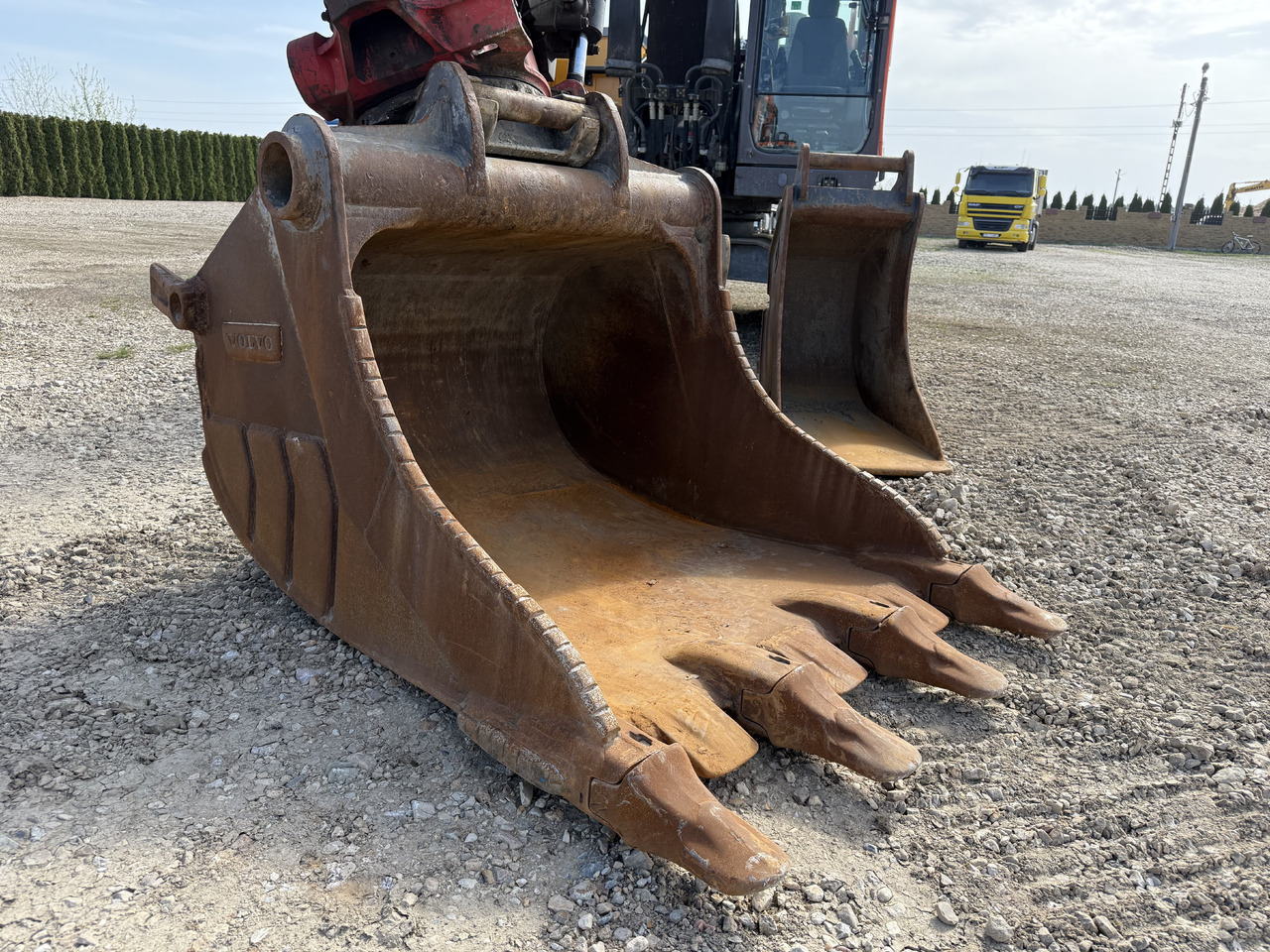 Pelle sur chenille Volvo EC 250 EL: photos 12