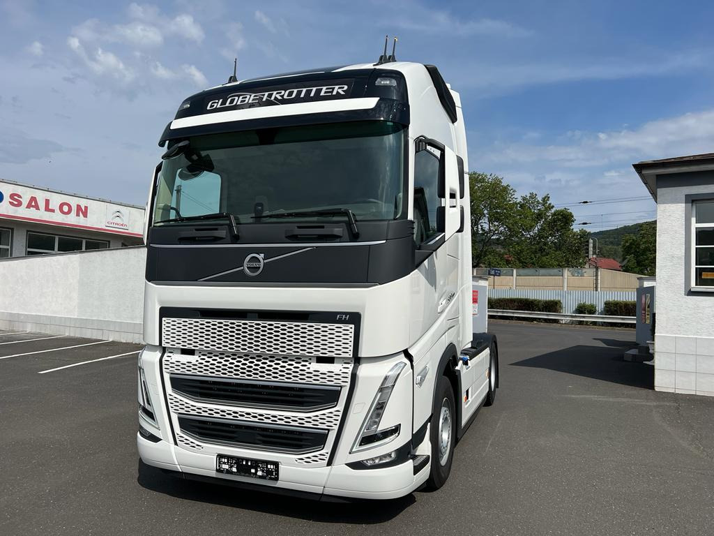 VOLVO FH 500 / Leather/ VEB+/ Air/ 2 tanks/ i-Parkcool/ - Tracteur routier: photos 3 VOLVO FH 500 / Leather/ VEB+/ Air/ 2 tanks/ i-Parkcool/ - Tracteur routier: photos 3