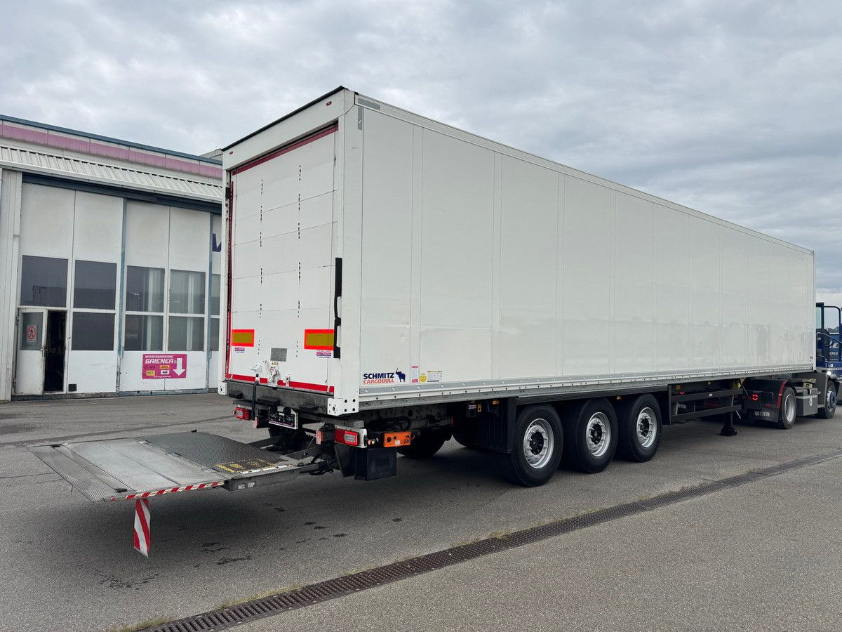Schmitz Cargobull SKO 24/ ROLLTOR / LBW 2000 kg / TÜV NEU !!!!!!!! - Semi-remorque fourgon: photos 3 Schmitz Cargobull SKO 24/ ROLLTOR / LBW 2000 kg / TÜV NEU !!!!!!!! - Semi-remorque fourgon: photos 3