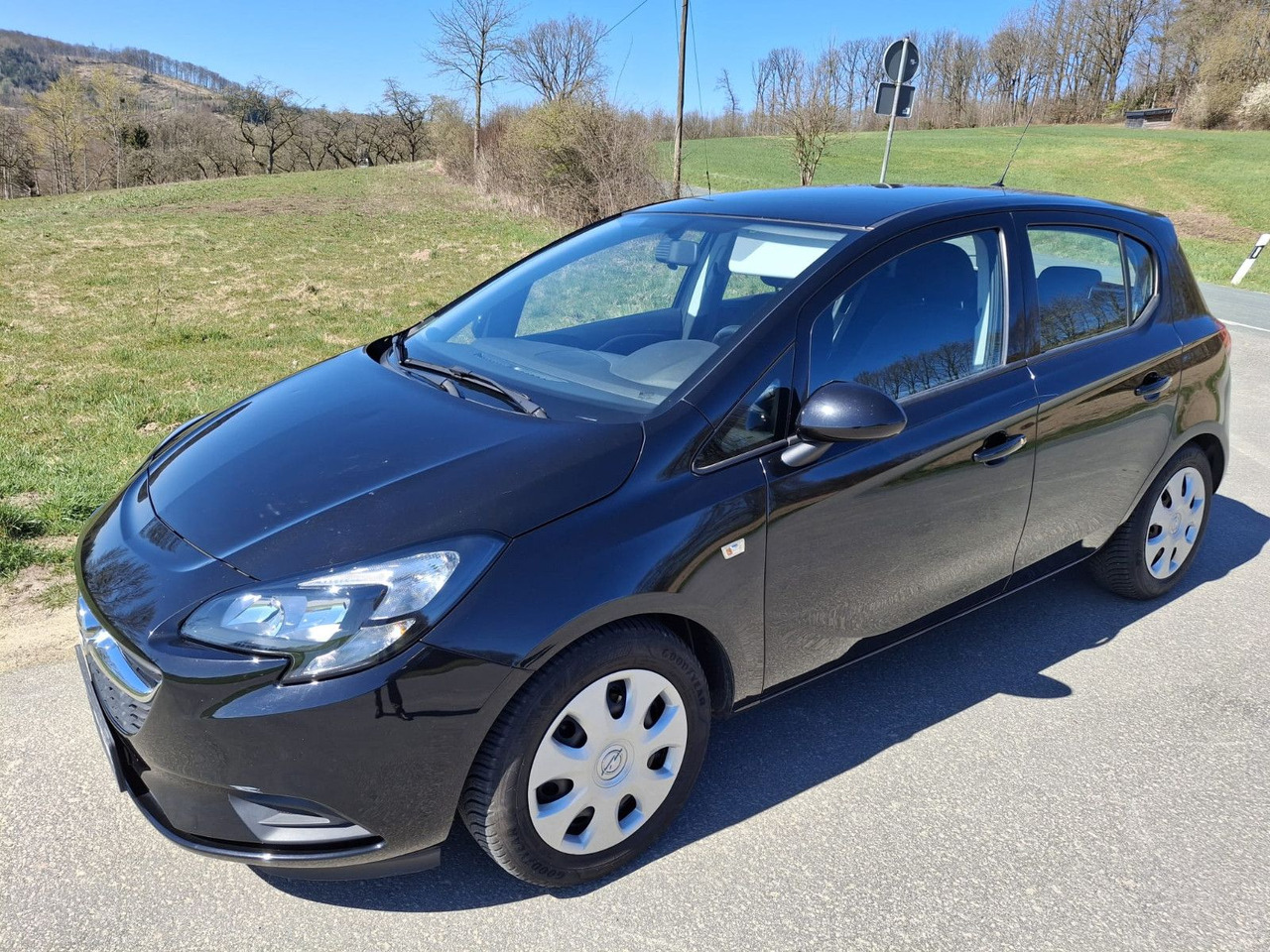 Opel Corsa E Edition - Voiture: photos 1 Opel Corsa E Edition - Voiture: photos 1