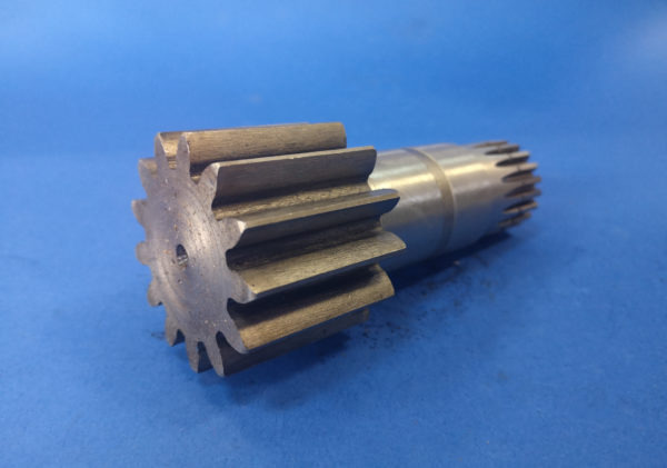 010140A Hitachi EX15.2 Swing Motor Shaft - Moteur de rotation pour Engins de chantier: photos 5 010140A Hitachi EX15.2 Swing Motor Shaft - Moteur de rotation pour Engins de chantier: photos 5