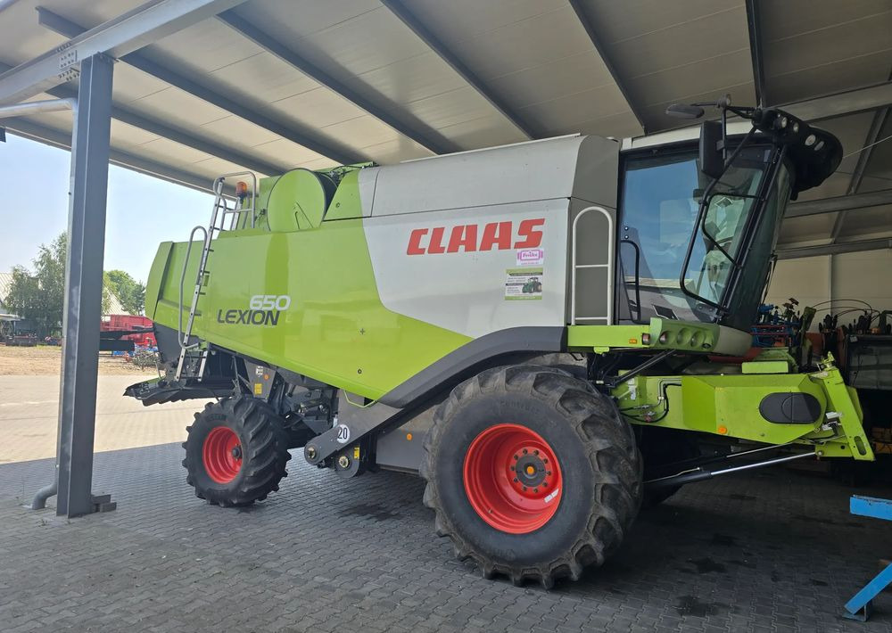 Claas Lexion 650 - Moissonneuse-batteuse: photos 1 Claas Lexion 650 - Moissonneuse-batteuse: photos 1
