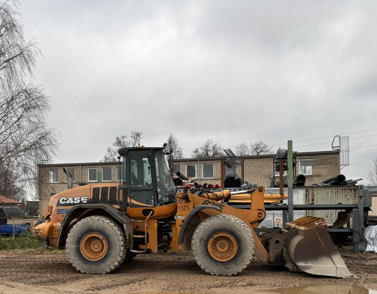 CASE 821E - Chargeuse sur pneus: photos 2 CASE 821E - Chargeuse sur pneus: photos 2