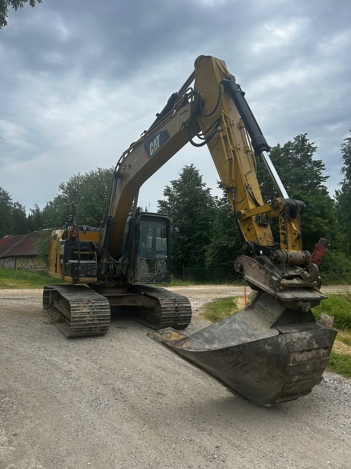 CATERPILLAR 318 E - Pelle sur chenille: photos 3 CATERPILLAR 318 E - Pelle sur chenille: photos 3