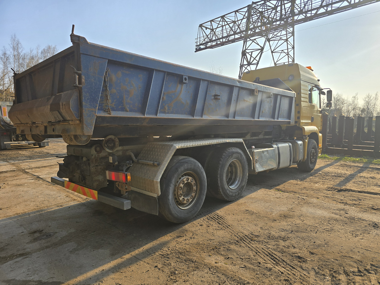 MAN TGA 26.413 - Camion ampliroll: photos 4 MAN TGA 26.413 - Camion ampliroll: photos 4