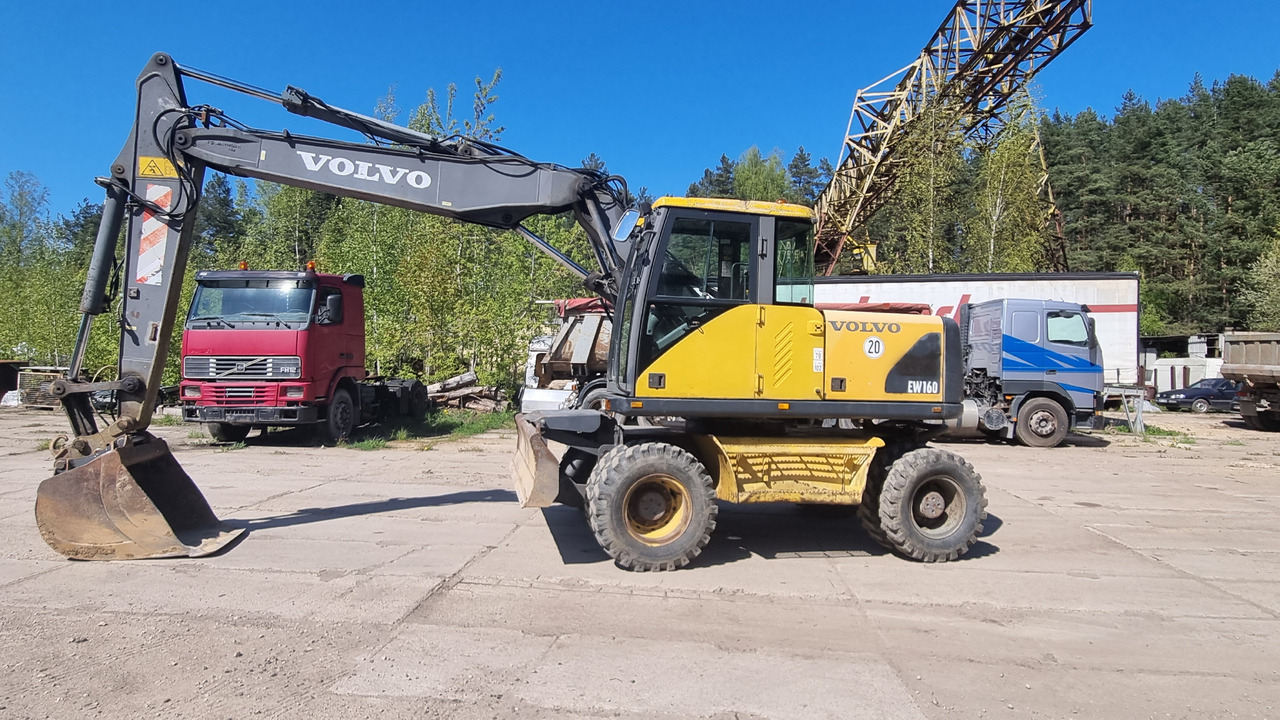 Volvo EW160 - Pelle sur pneus: photos 2 Volvo EW160 - Pelle sur pneus: photos 2