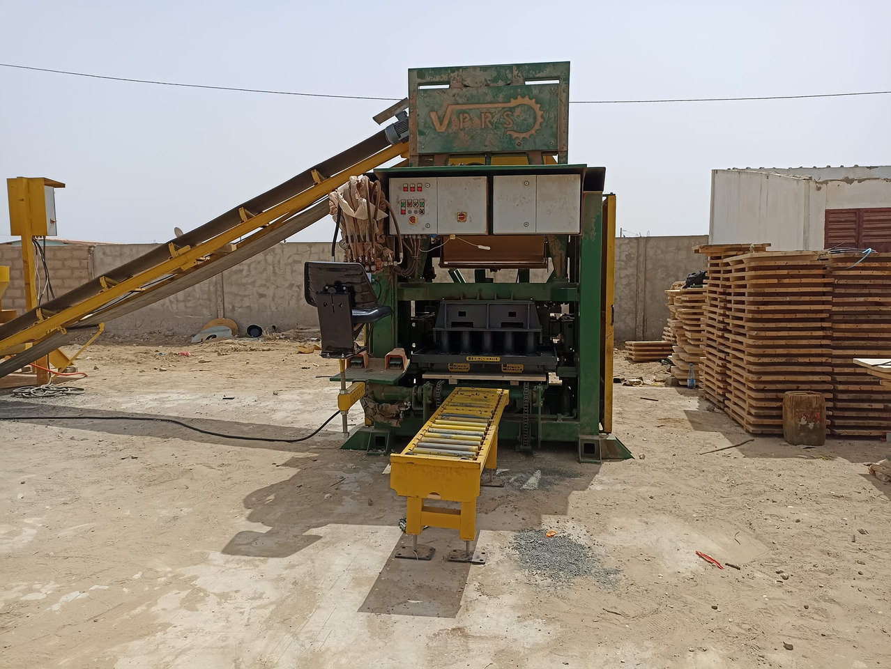 Economic Block Making Machine - Pondeuse à parpaing: photos 5 Economic Block Making Machine - Pondeuse à parpaing: photos 5