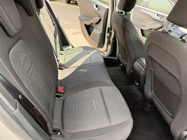 Voiture break Ford Focus Turnier Active: photos 13