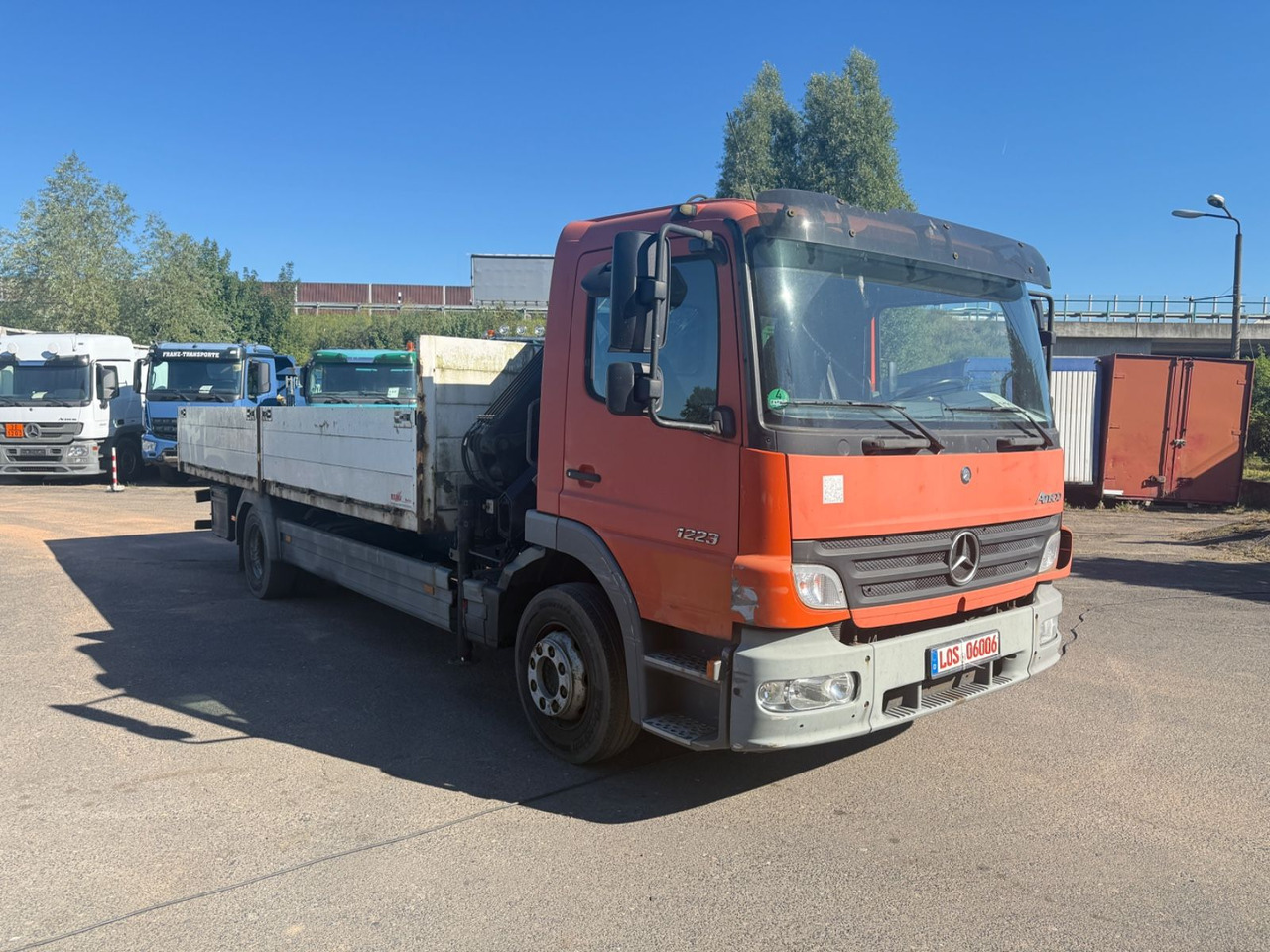 Mercedes-Benz Atego 1223 mit Kran MKG HLK 76 - Camion plateau, Camion grue: photos 2 Mercedes-Benz Atego 1223 mit Kran MKG HLK 76 - Camion plateau, Camion grue: photos 2