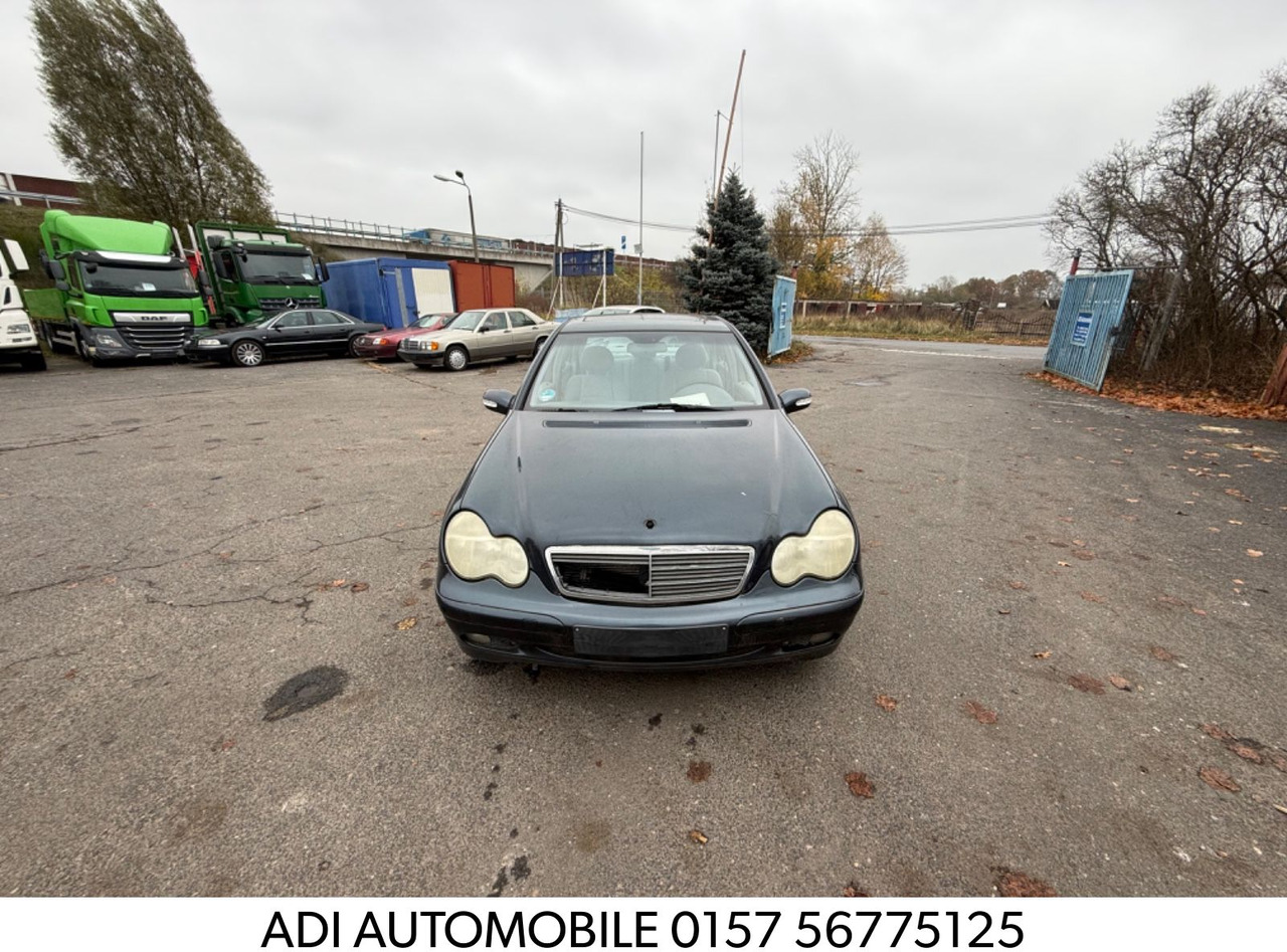 Mercedes-Benz C 180 T CLASSIC - Voiture break: photos 1 Mercedes-Benz C 180 T CLASSIC - Voiture break: photos 1
