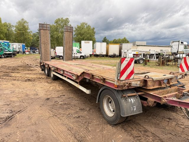 Müller-Mitteltal T 3 PROFI 30,0 - Remorque porte-engin surbaissée: photos 1 Müller-Mitteltal T 3 PROFI 30,0 - Remorque porte-engin surbaissée: photos 1