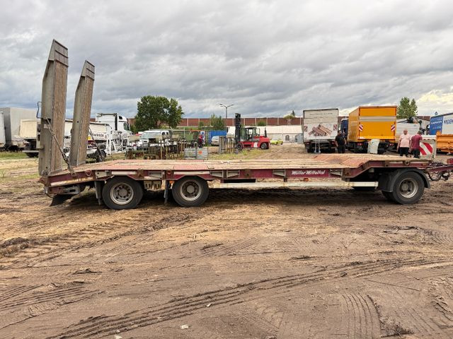 Müller-Mitteltal T 3 PROFI 30,0 - Remorque porte-engin surbaissée: photos 3 Müller-Mitteltal T 3 PROFI 30,0 - Remorque porte-engin surbaissée: photos 3