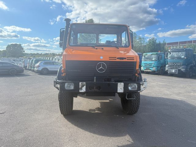 Unimog 2100 4x4 - Camion plateau: photos 2 Unimog 2100 4x4 - Camion plateau: photos 2