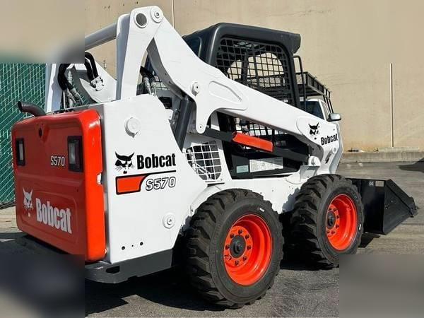 BOBCAT S590 - Mini chargeuse: photos 2 BOBCAT S590 - Mini chargeuse: photos 2