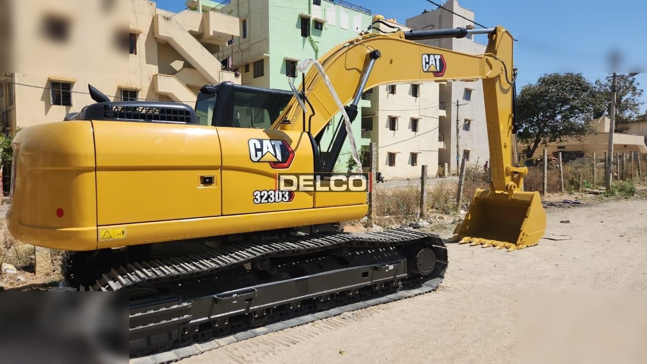 CATERPILLAR 323D3 - Pelle sur chenille: photos 4 CATERPILLAR 323D3 - Pelle sur chenille: photos 4