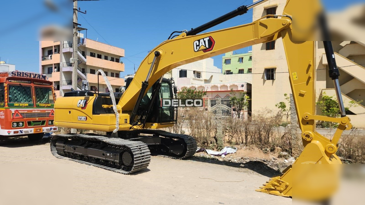 CATERPILLAR 323D3 - Pelle sur chenille: photos 3 CATERPILLAR 323D3 - Pelle sur chenille: photos 3