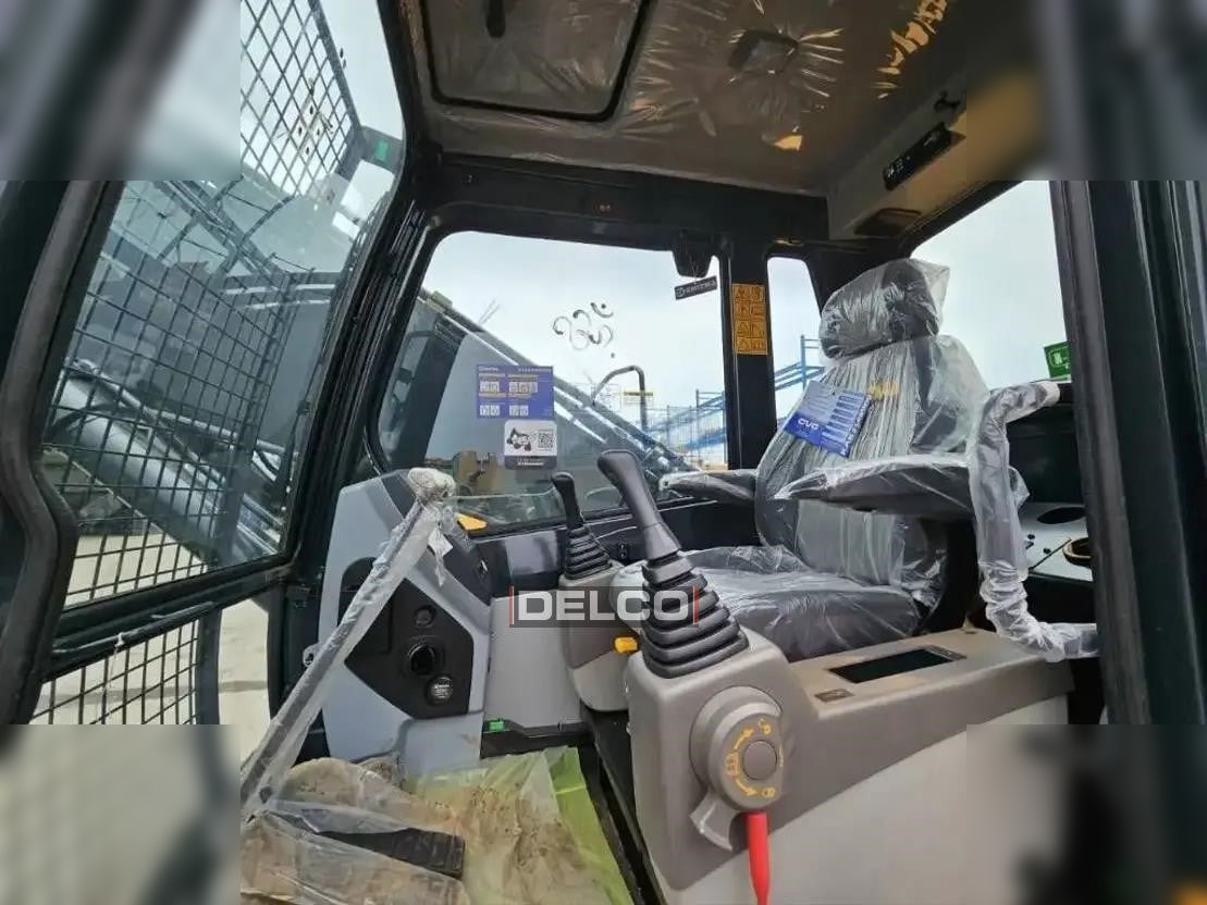 Pelle sur chenille neuf HYUNDAI ROBEX 215L SMART: photos 16