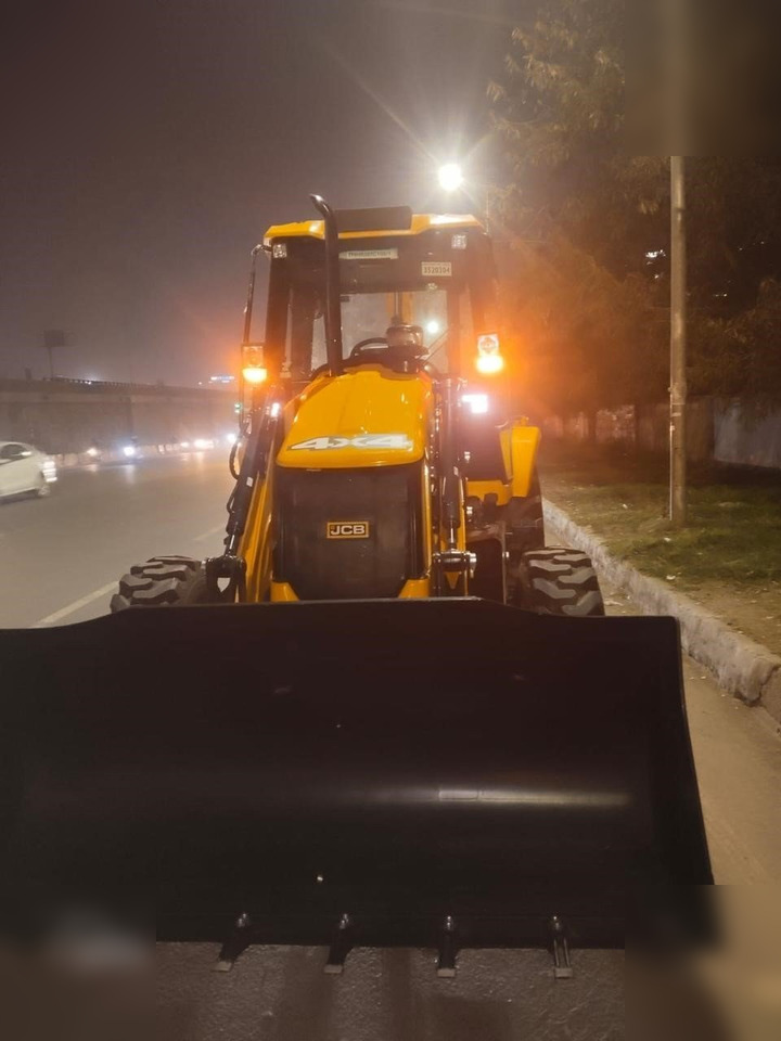 JCB 3DX PLUS - Tractopelle: photos 1 JCB 3DX PLUS - Tractopelle: photos 1