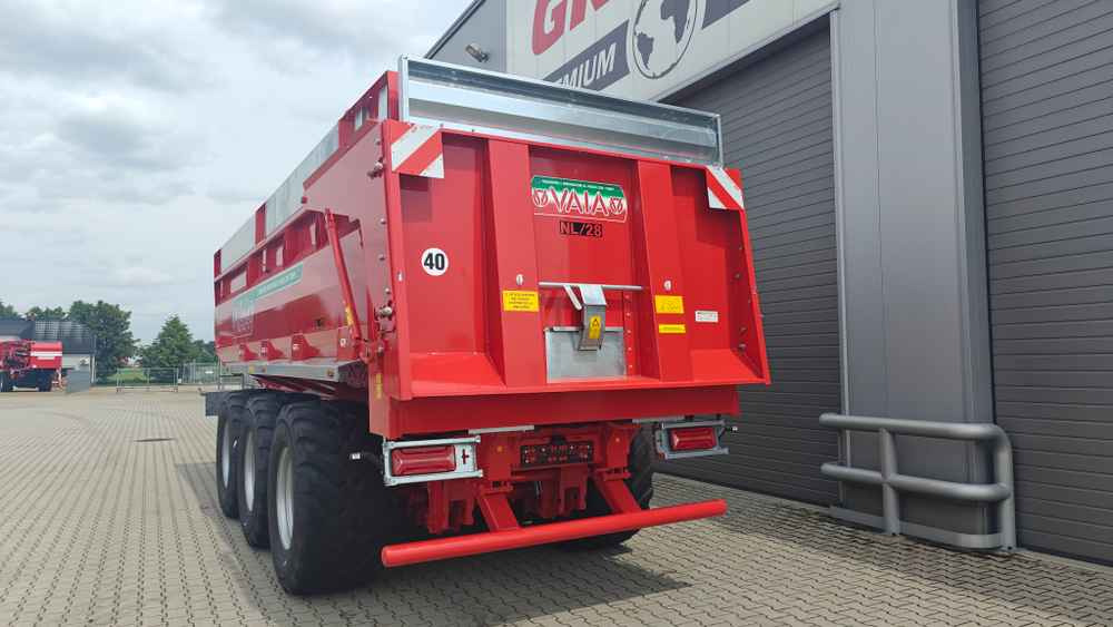 VAIA NL28 (3 axle trailer) - Matériel de fenaison: photos 2 VAIA NL28 (3 axle trailer) - Matériel de fenaison: photos 2