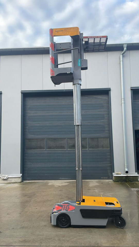 Jungheinrich EKM 202 - Préparateur de commandes: photos 1 Jungheinrich EKM 202 - Préparateur de commandes: photos 1